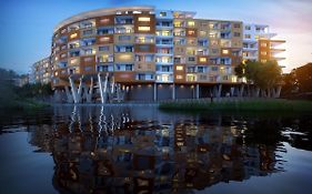 Waters Edge Apartments